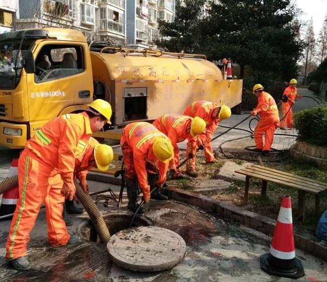 从江市政管道清淤